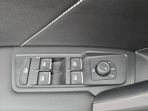 Certified 2022 Volkswagen Tiguan SE w/ Panoramic Sunroof Package image 28