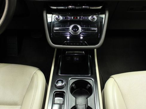 Used 2020 Lincoln Corsair Reserve image 18