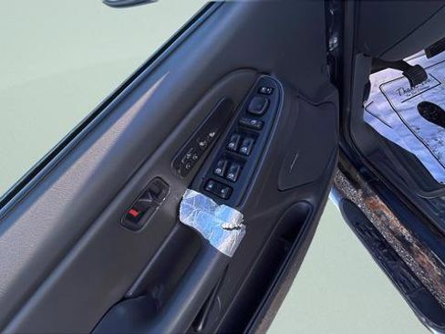 Used 2005 GMC Sierra 1500 SLT w/ Light Duty Power Package image 10