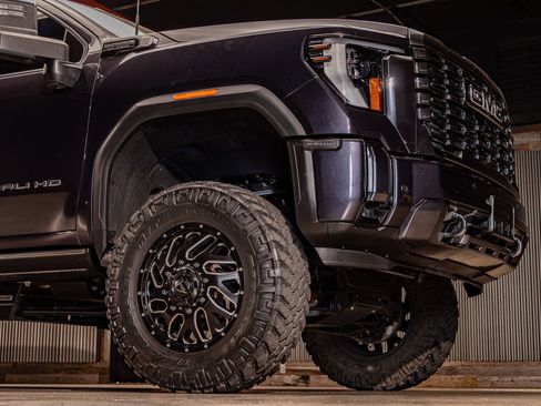 Used 2024 GMC Sierra 3500 Denali Ultimate image 16