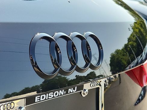 Certified 2025 Audi Q3 2.0T Premium w/ Convenience Package AWD/4WD image 30