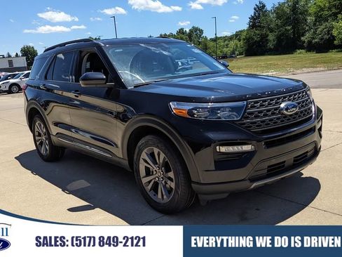Used 2024 Ford Explorer XLT w/ Equipment Group 202A AWD/4WD image 1