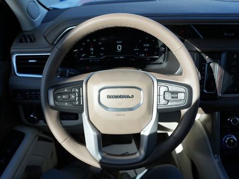 Used 2023 GMC Yukon XL Denali image 32