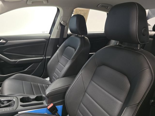 Used 2023 Volkswagen Jetta SE FWD image 19