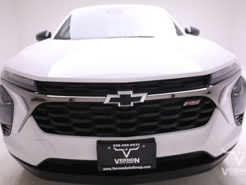 New 2026 Chevrolet Trax RS image 8