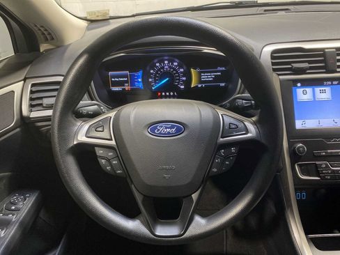 Used 2019 Ford Fusion SE FWD image 15
