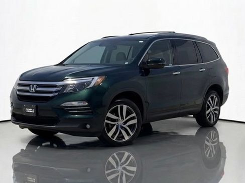 Used 2017 Honda Pilot Touring image 2