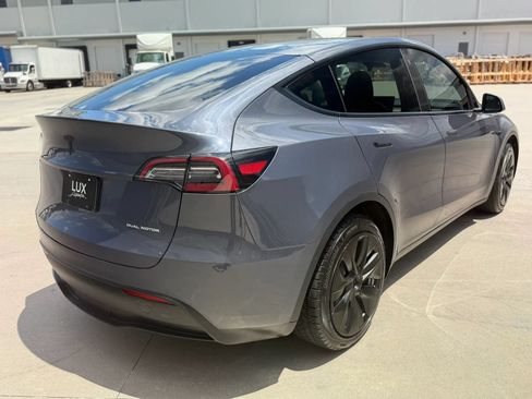 Used 2023 Tesla Model Y Long Range AWD/4WD image 7