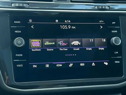 Certified 2022 Volkswagen Tiguan SE R-Line image 19