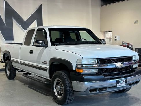 Used 2001 Chevrolet Silverado 2500 LS image 2