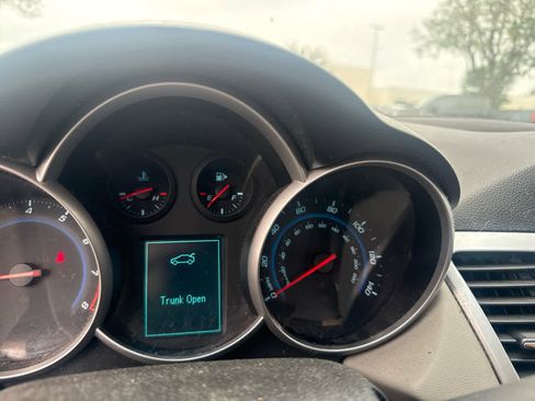 Used 2015 Chevrolet Cruze LS FWD image 6