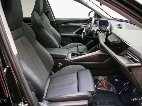 Certified 2025 Audi Q5 Premium Plus w/ Premium Plus AWD/4WD image 17