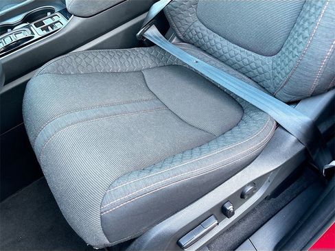 Used 2023 Honda Pilot Sport image 18