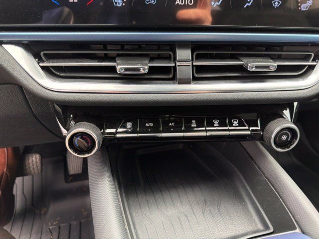 Used 2024 Chevrolet Equinox EV LT FWD image 26