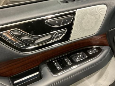 Used 2022 Lincoln Navigator L Reserve image 7