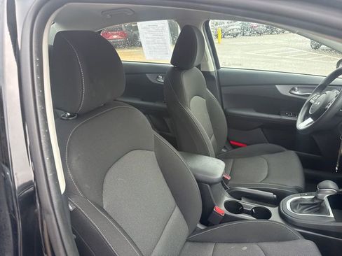 Used 2023 Kia Forte LXS image 10