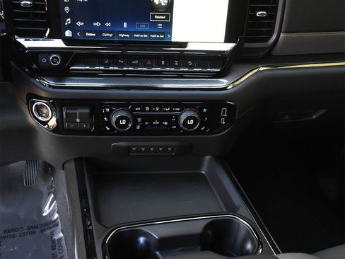 New 2026 Chevrolet Silverado 2500 ZR2 w/ LPO, Dark Essentials Package AWD/4WD image 17