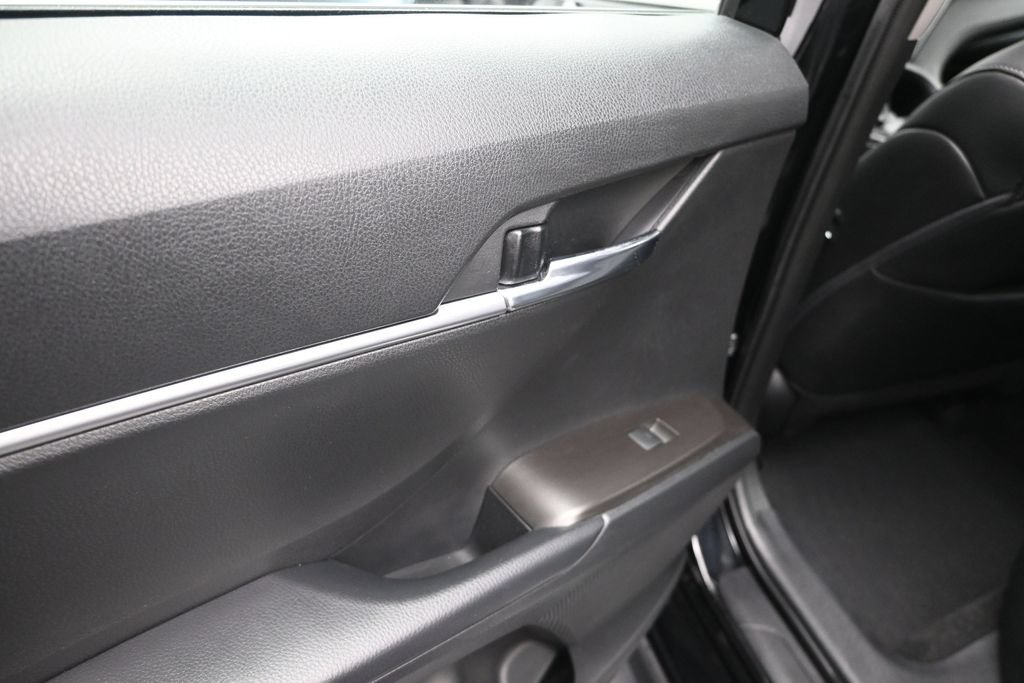 Used 2023 Toyota Camry SE FWD image 15