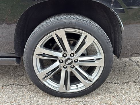 Certified 2025 Cadillac Escalade ESV Sport w/ Touring Package image 32