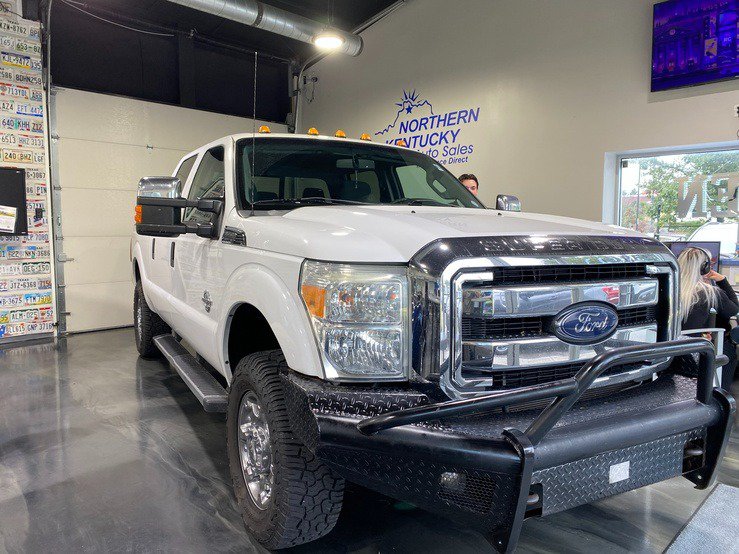 Used 2014 Ford F250 XLT w/ XLT Premium Package AWD/4WD image 2