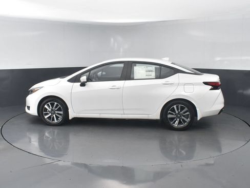 New 2025 Nissan Versa SV w/ Trunk Package FWD image 3