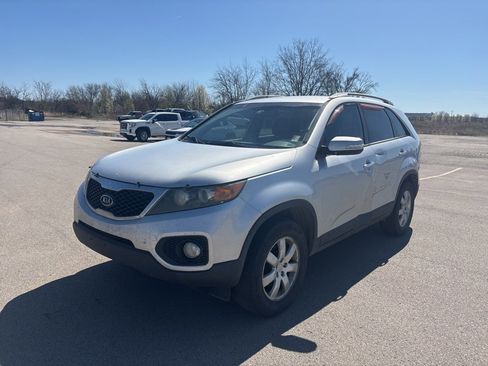 Used 2011 Kia Sorento LX w/ Convenience Pkg image 7
