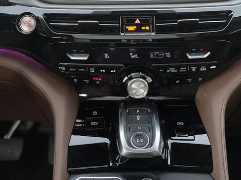 Certified 2024 Acura MDX SH-AWD w/ Advance Package image 31