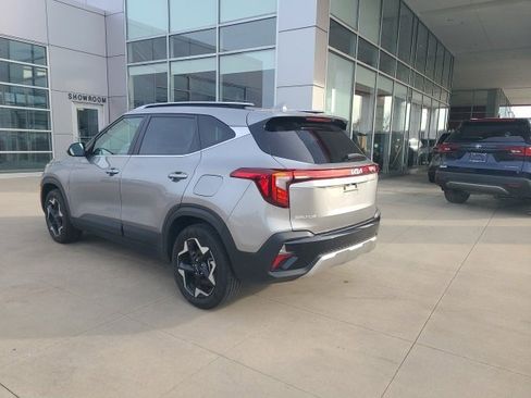 Used 2024 Kia Seltos EX image 5