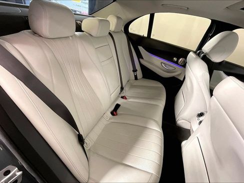 Used 2022 Mercedes-Benz E 350 4MATIC Sedan image 35
