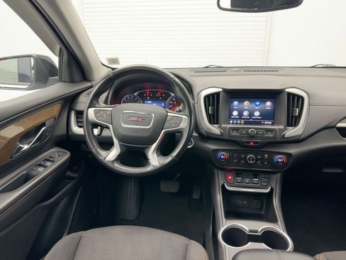 Used 2020 GMC Terrain SLE w/ Driver Convenience Package image 4