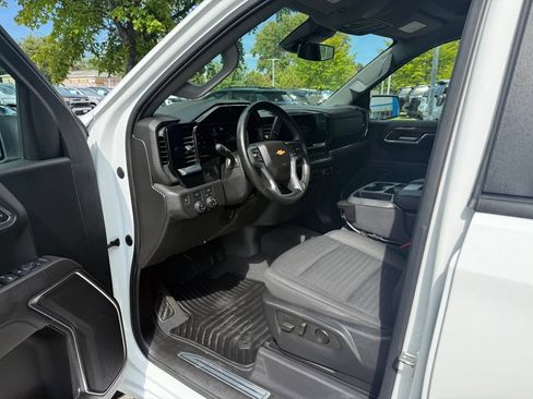 Used 2023 Chevrolet Silverado 1500 LT AWD/4WD image 12