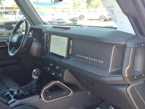 Certified 2025 Ford Bronco Badlands AWD/4WD image 10