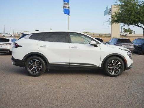 Used 2023 Kia Sportage EX image 4
