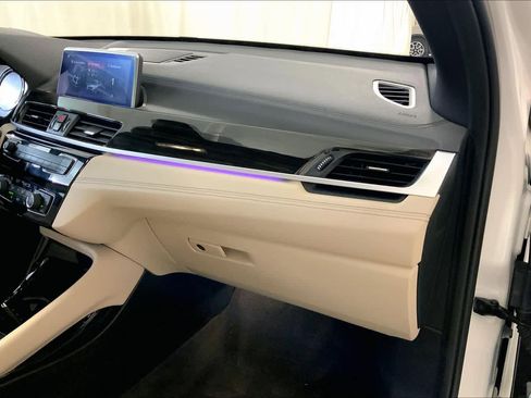 Used 2020 BMW X1 xDrive28i w/ Premium Package image 19