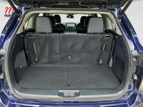 Used 2023 Toyota Highlander XLE FWD image 13