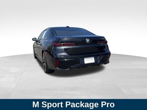 Used 2023 BMW 740i w/ Parking Assistance Package RWD image 3
