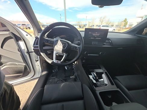 Used 2025 Audi Q5 e Premium Plus w/ Premium Plus Package image 12