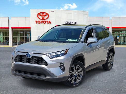Used 2023 Toyota RAV4 XLE Premium image 1