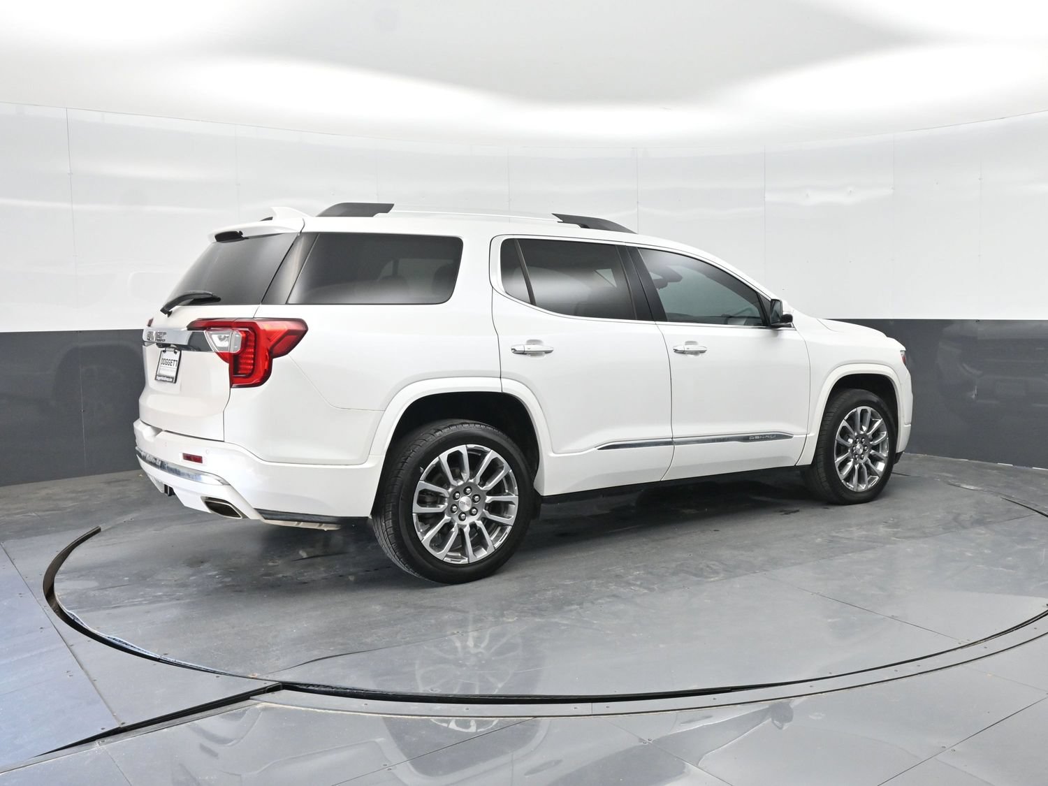 Used 2023 GMC Acadia Denali w/ Denali Ultimate Package FWD image 11