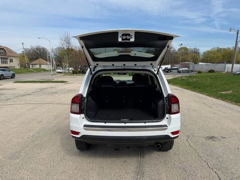 Used 2016 Jeep Compass High Altitude image 8