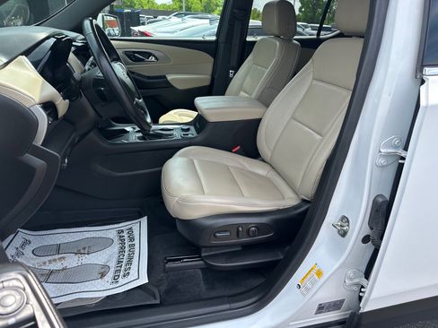 Used 2023 Chevrolet Traverse LT w/ Rear Camera Mirror Package AWD/4WD image 20