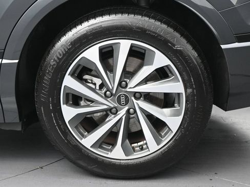 Used 2025 Audi Q6 e-tron Prestige w/ Black Warm Weather Package AWD/4WD image 34