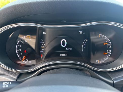 Used 2021 Jeep Grand Cherokee Laredo X image 13