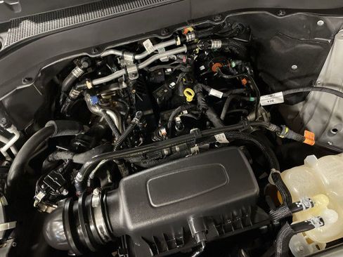 Used 2023 Ford Explorer XLT w/ Equipment Group 202A image 27