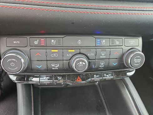 Used 2024 Dodge Durango GT AWD/4WD image 29