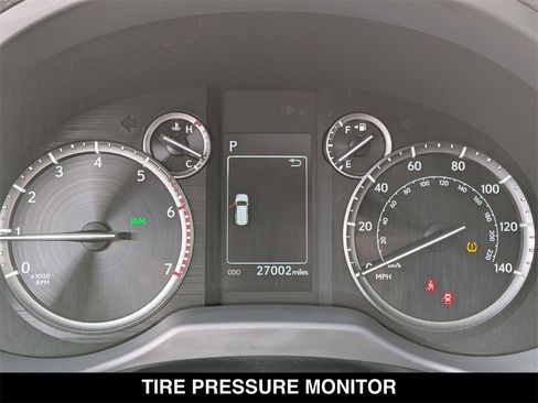 Used 2023 Lexus GX 460 Premium w/ Premium Package image 22