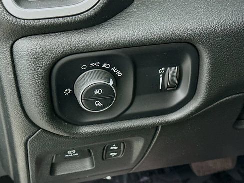 Used 2023 RAM 1500 Big Horn AWD/4WD image 18