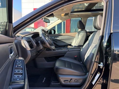 Used 2023 Nissan Rogue SL FWD image 13