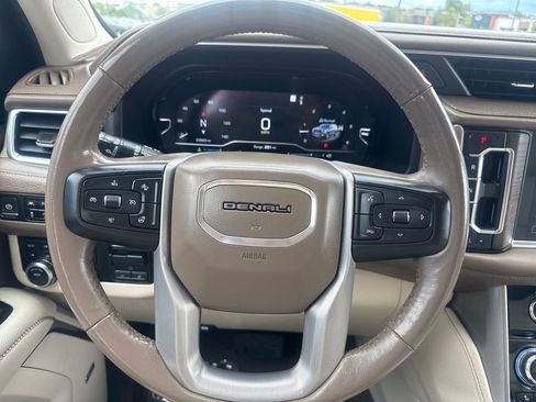 Used 2022 GMC Yukon XL Denali w/ Advanced Technology Package AWD/4WD image 14