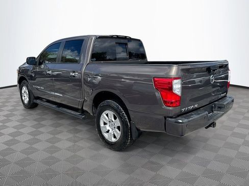 Used 2019 Nissan Titan SV w/ SV Convenience Package image 8
